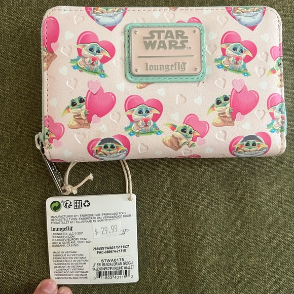 Disney Loungefly Wallet Star Wars Mandalorian Grogu Valentines Zip Around Wallet - Picture 2 of 5